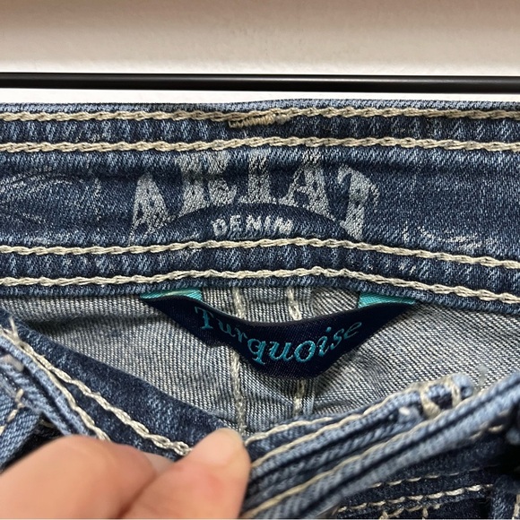 ARIAT Turquoise Studded Low Rise Bootcut Jeans Size 26 Short - Picture 3 of 12